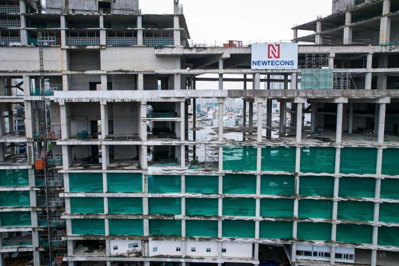 TP.HCM: Cần cẩu 'đứng gác' 3 năm dự án tứ giác Bến Thành, vì sao chưa tháo?- Ảnh 4.