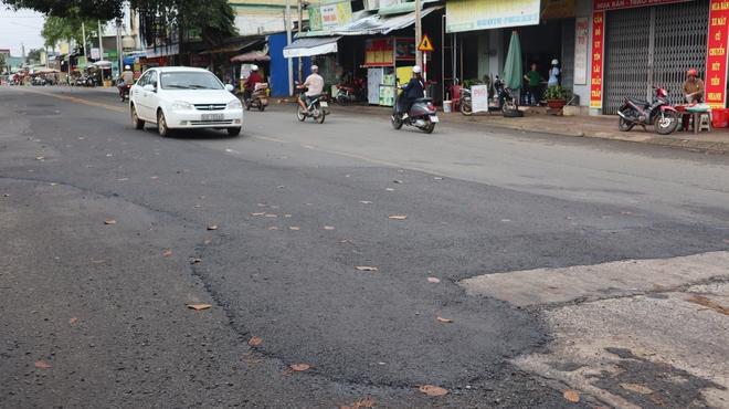 'Đường tránh' Đồng Xoài đã được sửa chữa sau phản ánh của Báo Thanh Niên - Ảnh 6.