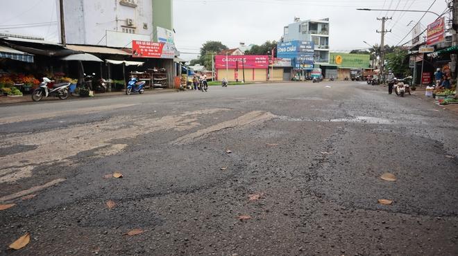 'Đường tránh' Đồng Xoài đã được sửa chữa sau phản ánh của Báo Thanh Niên - Ảnh 2.