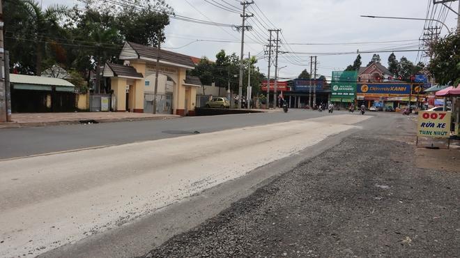 'Đường tránh' Đồng Xoài đã được sửa chữa sau phản ánh của Báo Thanh Niên - Ảnh 1.