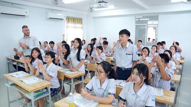 Trường THCS - THPT Trần Cao Vân: Chất lượng giáo dục và niềm tin từ phụ huynh - Ảnh 2.