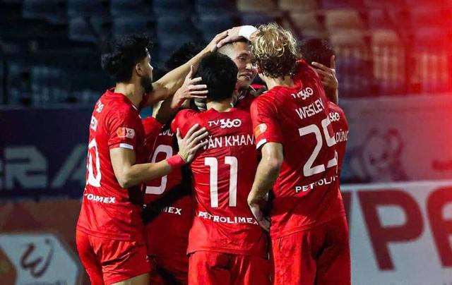 Bảng xếp hạng V-League mới nhất: Thanh Hóa chìm sâu dưới đáy cùng HAGL, Hải Phòng bị văng khỏi tốp 3- Ảnh 1.