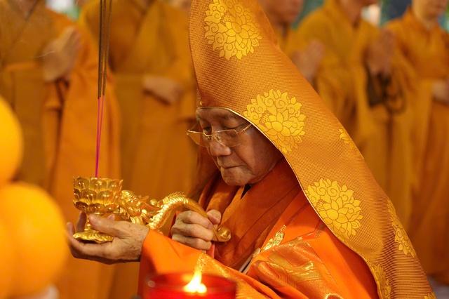 Đại lão hòa thượng Thích Trí Quảng cầu nguyện tại nghĩa trang Đô Thành - Ảnh 5.
