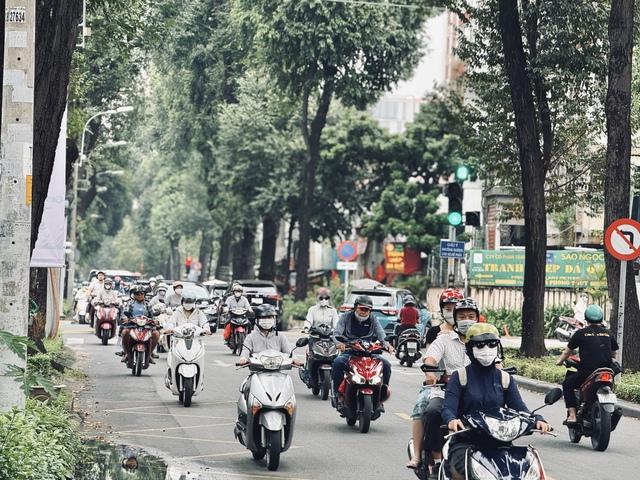 Thời tiết TP.HCM se lạnh kéo dài đến khoảng ngày 3.12 - Ảnh 1.
