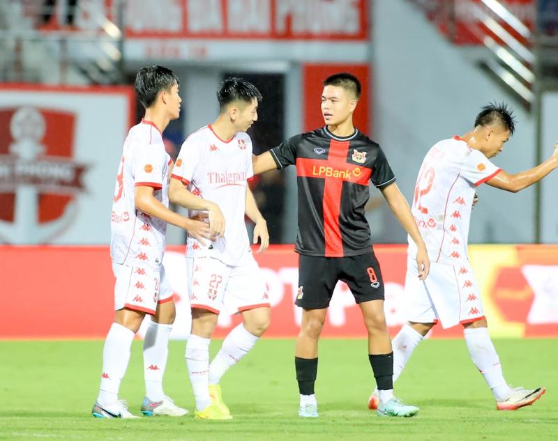 Tiền vệ Việt kiều Trần Thành Trung tăng tốc cùng U.23 Việt Nam: Giấc mơ SEA Games 33- Ảnh 2.