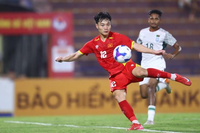 U.23 Việt Nam: Thủ lĩnh tuyến giữa ở đâu, thầy Kim mỏi mắt tìm!- Ảnh 1.