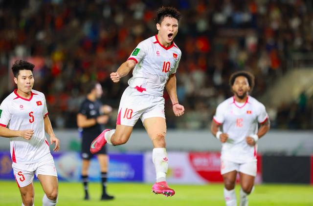 Đội tuyển Việt Nam chưa bỏ thói quen… khởi đầu chậm, bảo vệ ngôi vương AFF Cup nổi không?
- Ảnh 2.