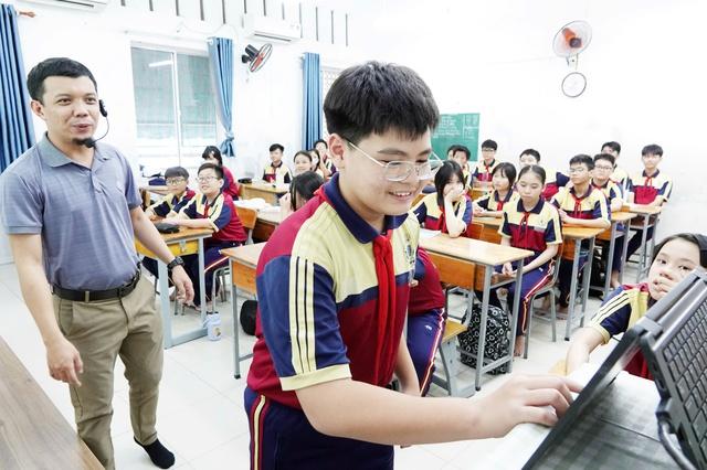 Sau sáp nhập, thu nhập tăng thêm của giáo viên TP.HCM ra sao? - Ảnh 1.