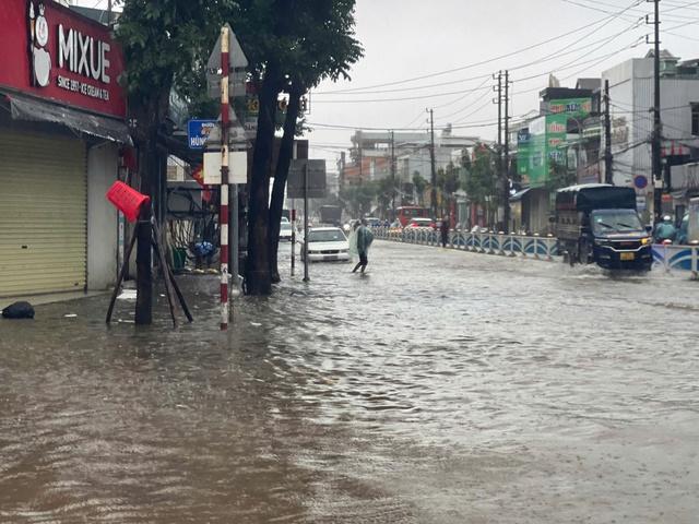 ngập lụt ở TP.Huế - Ảnh 2.