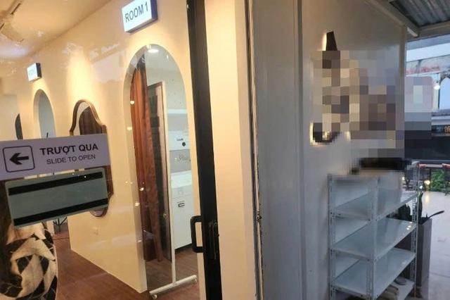 Sau vụ cô gái bị phát tán ảnh thay đồ ở photobooth lên website khiêu dâm... - Ảnh 1.