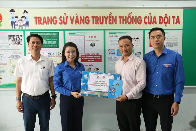 Chị Nguyễn Phạm Duy Trang gửi thư tri ân thầy phụ trách Đội- Ảnh 3.