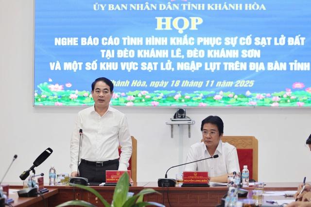 Khánh Hòa sạt lở, ngập lụt khắp nơi, Bí thư Tỉnh ủy triệu tập họp khẩn- Ảnh 1.