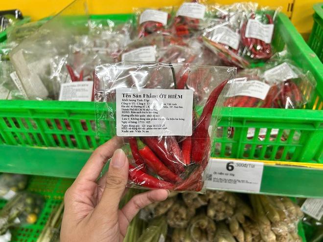 Giá rau tăng quá cao: Người săn sale, người tập tành trồng rau… - Ảnh 4.