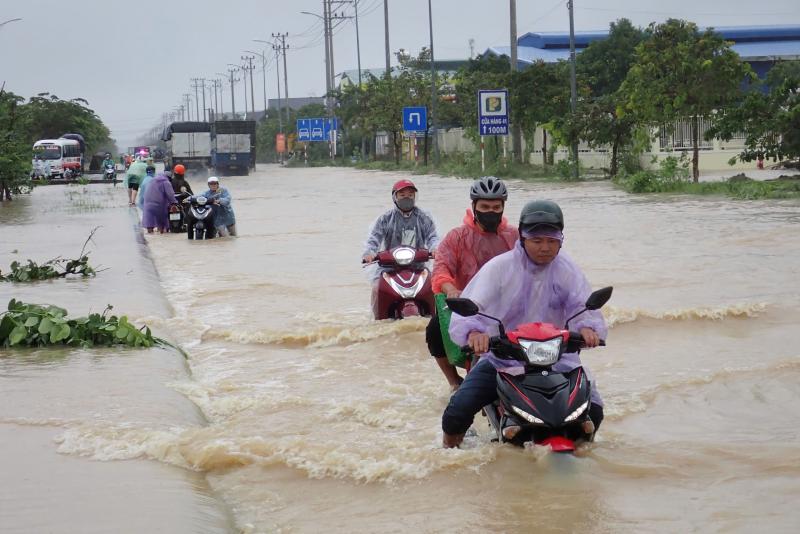Nước sông Cái Nha Trang lên cao trở lại trưa 19.11, mưa to toàn tỉnh Khánh Hòa - Ảnh 3.