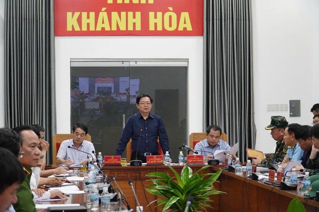 Bằng mọi giá phải tiếp cận cứu dân rốn ngập lụt Khánh Hòa trong đêm- Ảnh 1.