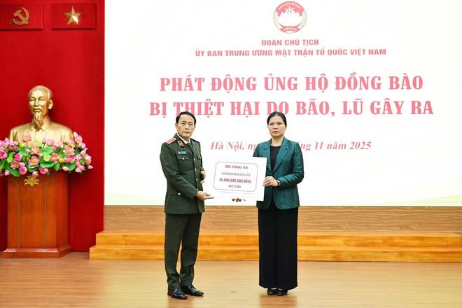 Mặt trận Tổ quốc kêu gọi ủng hộ đồng bào vùng mưa lũ miền Trung, Tây nguyên- Ảnh 3.