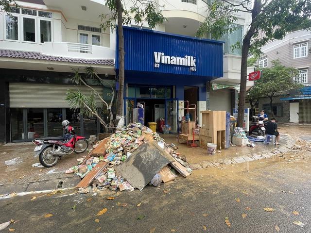 Khánh Hòa: Nhiều nơi ở Tây Nha Trang tan hoang sau ngập lụt chưa từng có- Ảnh 12.