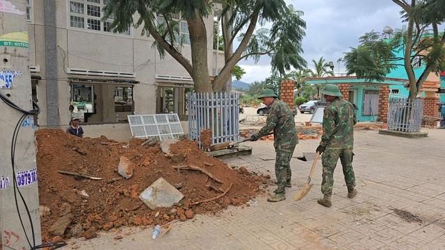 Lâm Đồng: Lũ lịch sử, trường học hư hỏng, học sinh chưa thể đến trường- Ảnh 7.