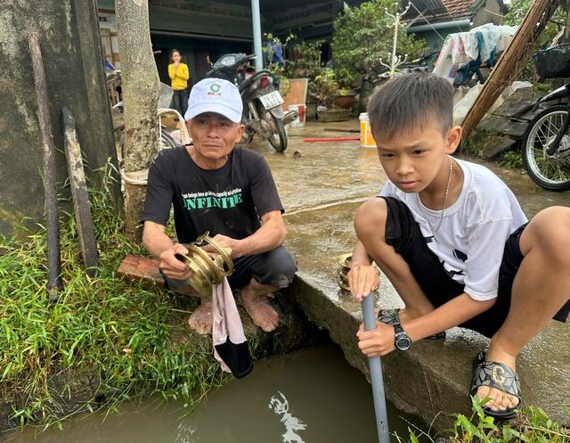 Rốn lũ Phú Yên cũ gượng dậy giữa đổ nát sau ngập lụt lịch sử- Ảnh 5.