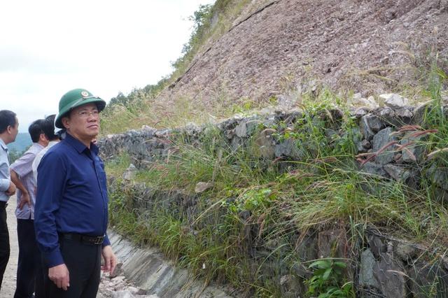 Ngập lụt miền Trung: 'Mai con đi học lại, mà không có sách vở'- Ảnh 5.