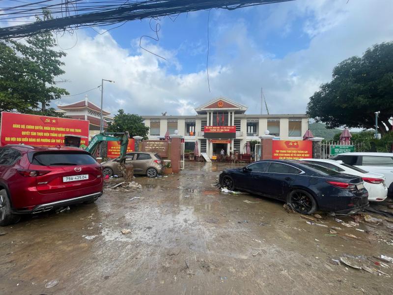 Khánh Hòa cấp tập thu dọn lượng rác khổng lồ ở phường Tây Nha Trang- Ảnh 8.