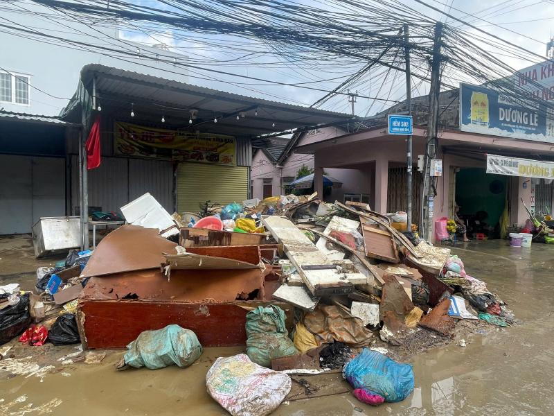 Khánh Hòa cấp tập thu dọn lượng rác khổng lồ ở phường Tây Nha Trang- Ảnh 11.