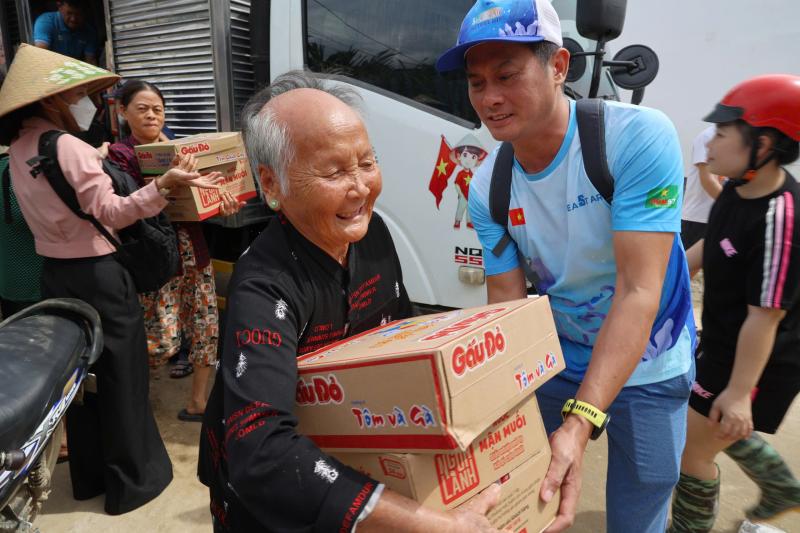 Bạn đọc Thanh Niên hỗ trợ 230 triệu cho người dân vùng lũ Khánh Hòa, Đắk Lắk - Ảnh 2.