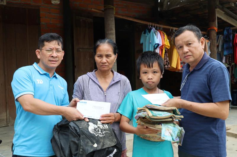 Bạn đọc Thanh Niên hỗ trợ 230 triệu cho người dân vùng lũ Khánh Hòa, Đắk Lắk - Ảnh 8.