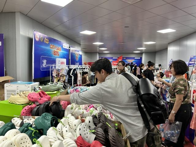 Thức cả đêm săn mã giảm giá dịp Black Friday - Ảnh 3.