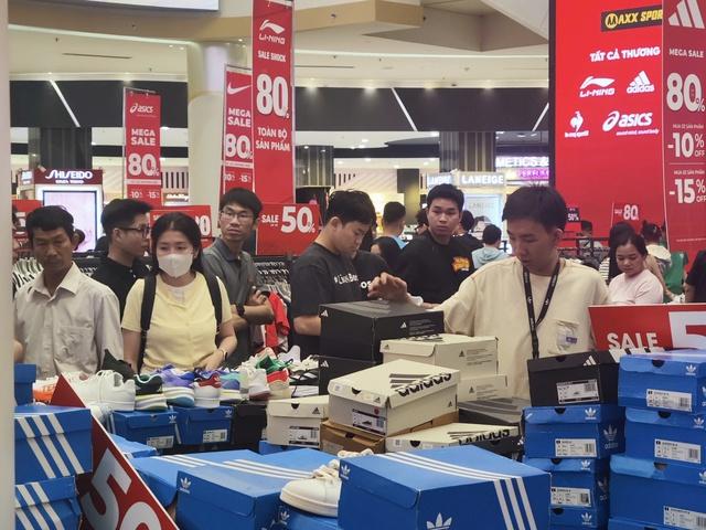 Người trẻ thất vọng với Black Friday vì lý do này...  - Ảnh 1.