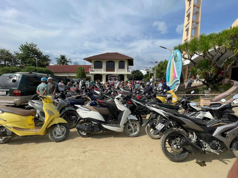 100 Thợ sửa xe từ miền bắc hỗ trợ người dân khánh hòa khắc phục hậu quả lũ lụt - Ảnh 6.