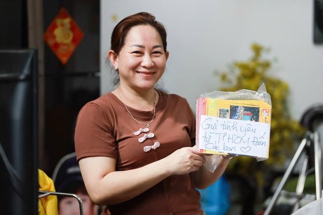 Chỉ sau 3 ngày kêu gọi: Hơn 100.000 cuốn tập gửi tặng học sinh vùng lũ - Ảnh 3.