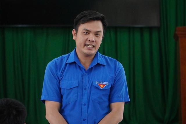 San sẻ khó khăn với người dân vùng lũ - Ảnh 5.