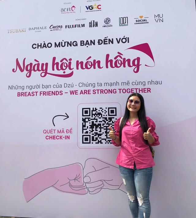 Từ nỗi đau người thân đến hành trình hiến tóc của hai mẹ con - Ảnh 1.