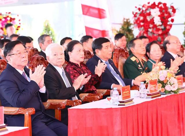 Doanh nhân Lê Nữ Thùy Dương được phong tặng danh hiệu Anh hùng Lao động - Ảnh 1.