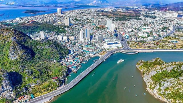 Quảng Ninh bứt phá, hướng tới thành phố trực thuộc T.Ư - Ảnh 1.
