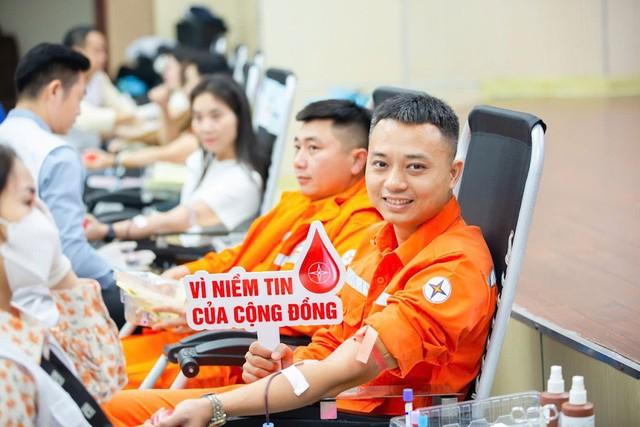 Tuần lễ hồng EVN đóng góp hơn 10.864 đơn vị máu - Ảnh 1.