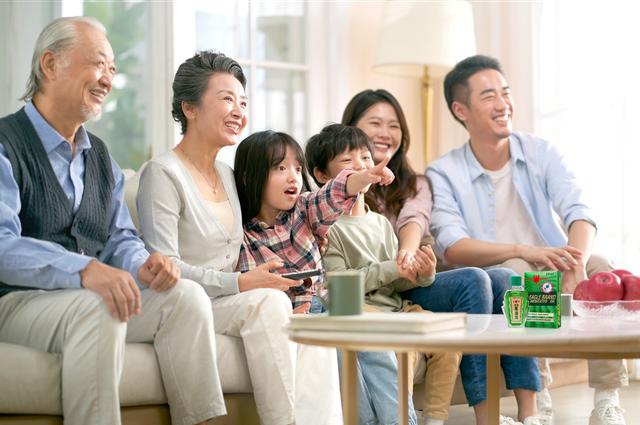 Dầu gió Con Ó: Cú chuyển mình từ bí quyết gia truyền đến biểu tượng gen Z- Ảnh 1.