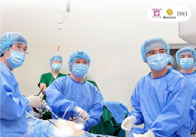 4 năm sau sinh, vết mổ vẫn chưa lành, hành trình xử lý đường rò phức tạp - Ảnh 1.
