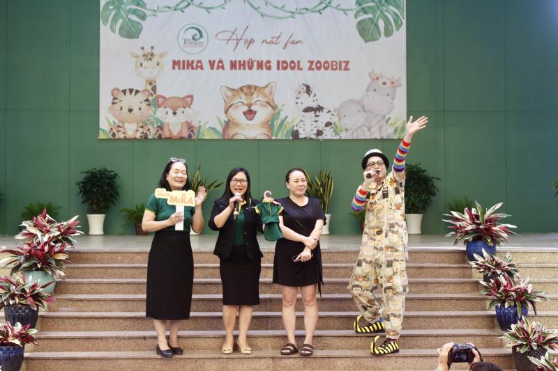 Từ mèo hoang thành 'chủ tịch': Mika khuấy đảo họp fan Thảo Cầm Viên Sài Gòn - Ảnh 10.