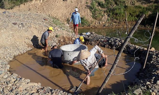 Thanh Niên và chúng tôi giữa mùa hạn khốc liệt - Ảnh 2.