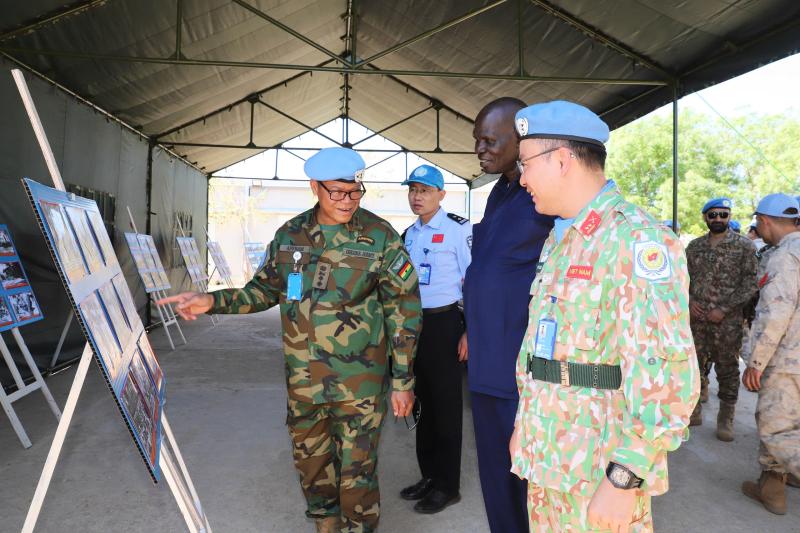 'Vũ khí mềm' của chiến sĩ mũ nồi xanh trên mảnh đất Abyei- Ảnh 2.