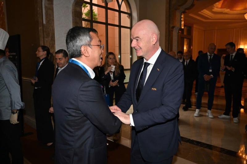 Chủ tịch FIFA gửi thư chúc mừng năm mới bóng đá Việt Nam và Chủ tịch VFF Trần Quốc Tuấn - Ảnh 1.