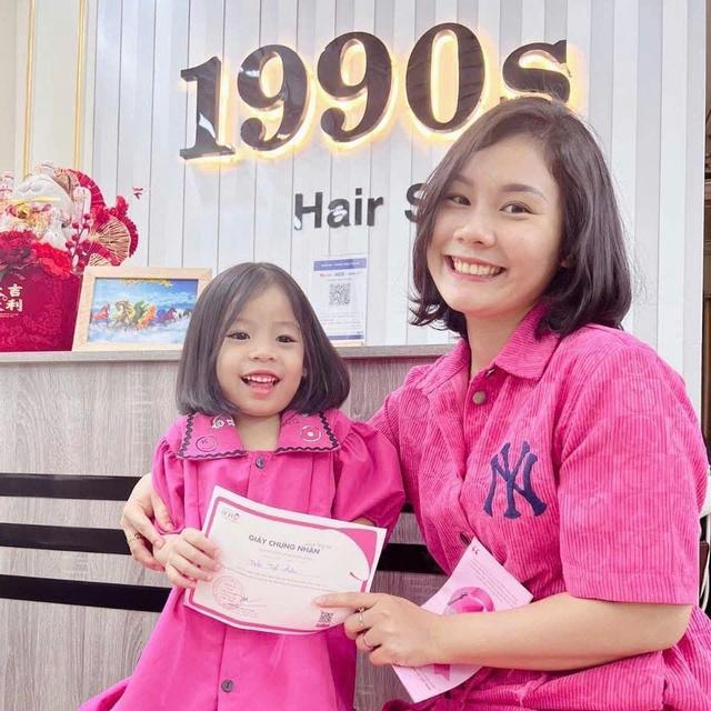 Từ nỗi đau người thân đến hành trình hiến tóc của hai mẹ con - Ảnh 2.