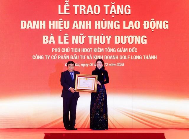 Doanh nhân Lê Nữ Thùy Dương được phong tặng danh hiệu Anh hùng Lao động - Ảnh 2.