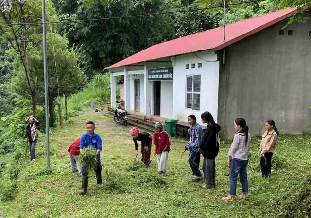 Chung dòng máu Lạc Hồng: Cán bộ trẻ người Mông  giúp bản nghèo thay đổi - Ảnh 2.