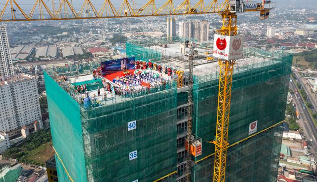 Picity Sky Park chính thức cất nóc tại tâm điểm trục đại lộ Phạm Văn Đồng - Ảnh 2.