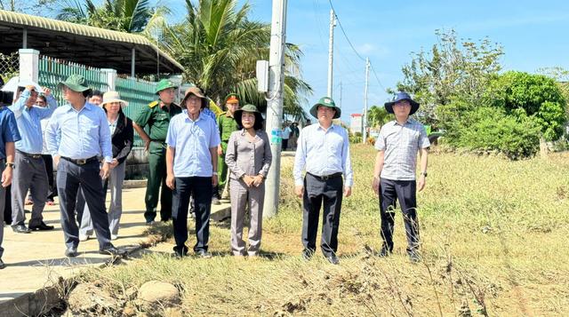 Bí thư tỉnh ủy Lâm Đồng thăm các xã bị ngập lụt sau mưa lớn - Ảnh 1.