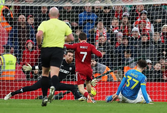 ‘Bom tấn’ Florian Wirtz làm điều đặc biệt, Liverpool đánh bại Wolves: Vẫn khó đuổi kịp Arsenal- Ảnh 2.