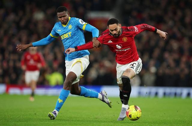M.U hòa đội chót bảng vì HLV Amorim dùng 'bài dị', Arsenal 'nghiền nát' Aston Villa- Ảnh 2.
